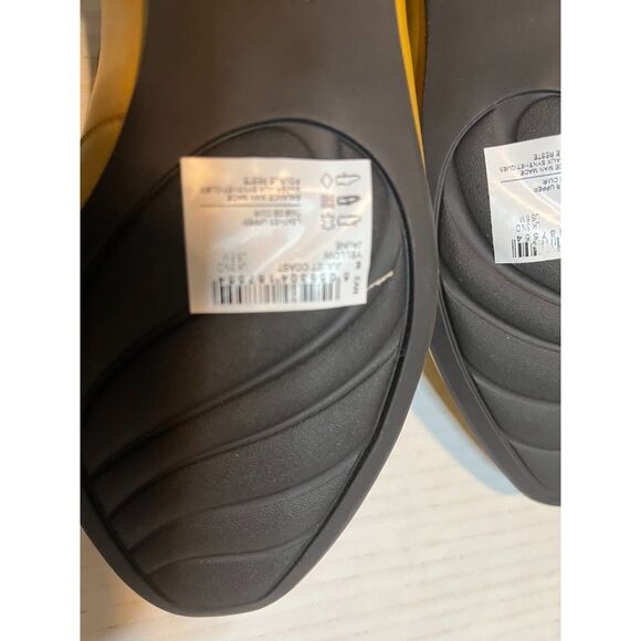 NIB Clarks Juliet Coast Yellow Leather Comfort Business Casual Loafers 6M - Picture 6 of 7